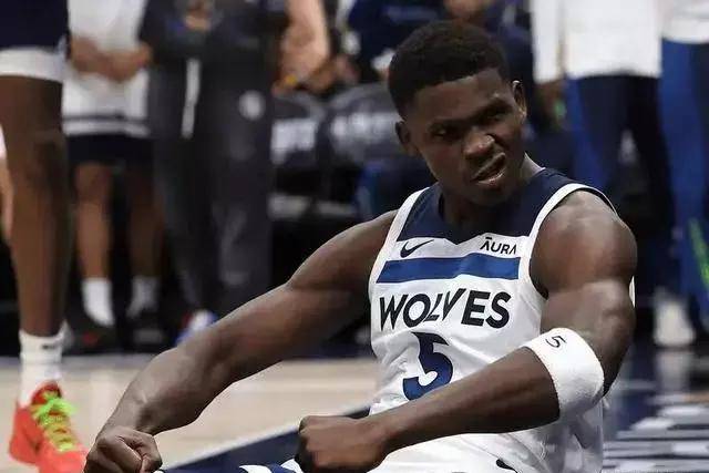 冲西甲榜首都不好惹?赔率示马竞巴萨或战成1-1